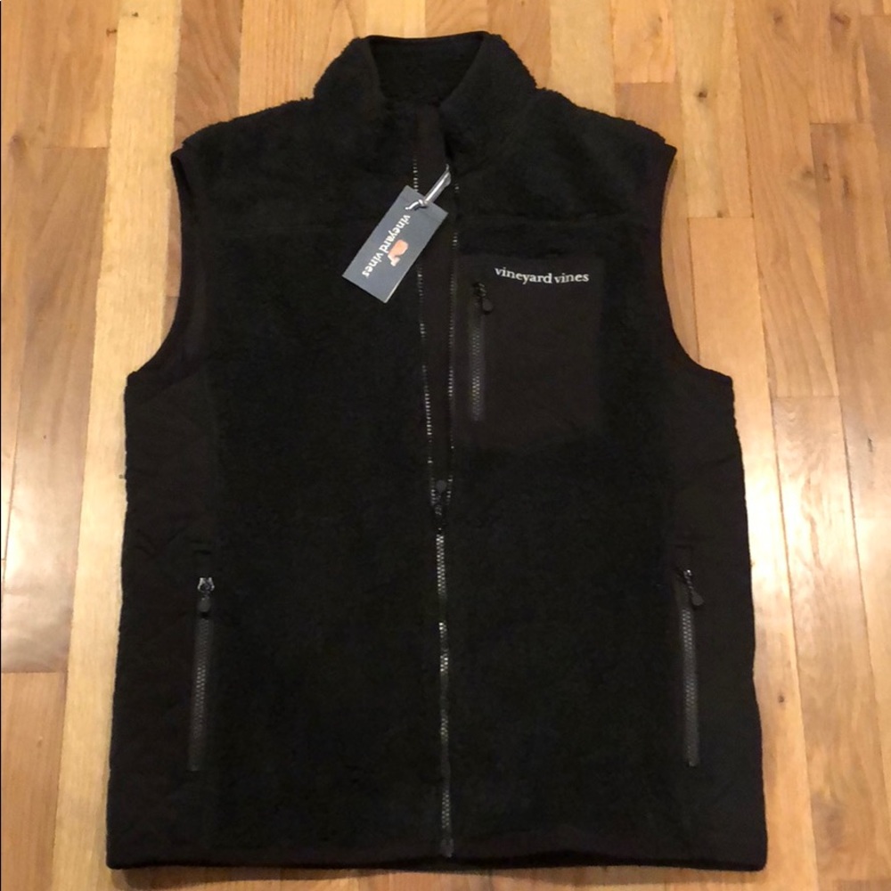 Men’s vineyard Vines Vest